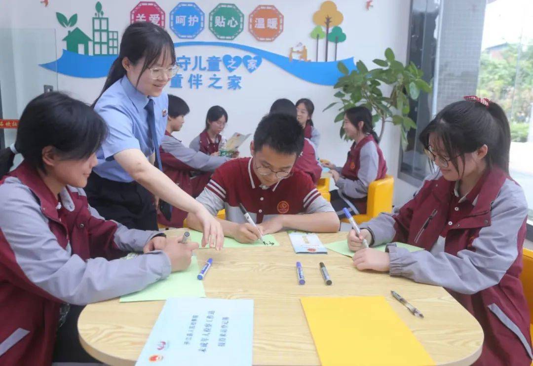 “宝莲·灯”是什么灯？照亮未成年人的成长道路……(图2)