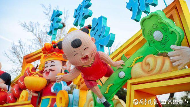 泉畔探灯“年味泉城”灯组喜庆亮相济南的新春氛围感已就绪(图3)