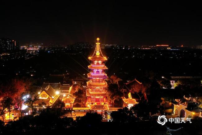 亚盈体育网址花样“灯”场 一组图看各地灯光璀璨喜迎新年(图2)