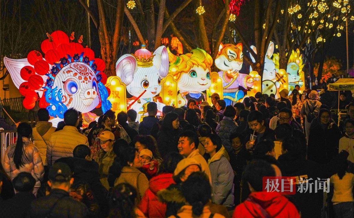 黄鹤楼东方明珠电视塔洪崖洞……武汉园博园花灯亚盈体育网址会铺展长江文化画卷(图5)