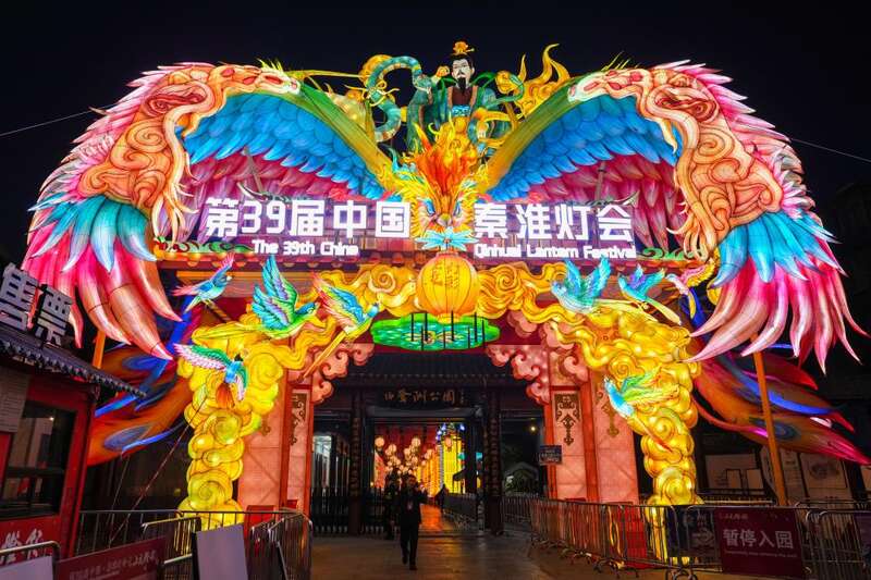 中国灯会吸引世界目光(图2)
