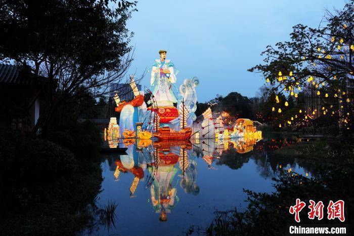 新春见闻）2025成都大庙会主题灯展试灯(图10)
