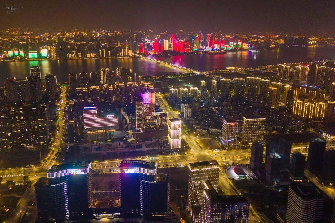 2025年杭州春节住在钱塘江畔的市民最满意因为这里看灯方便(图5)