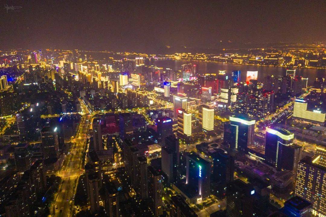 2025年杭州春节住在钱塘江畔的市民最满意因为这里看灯方便(图6)