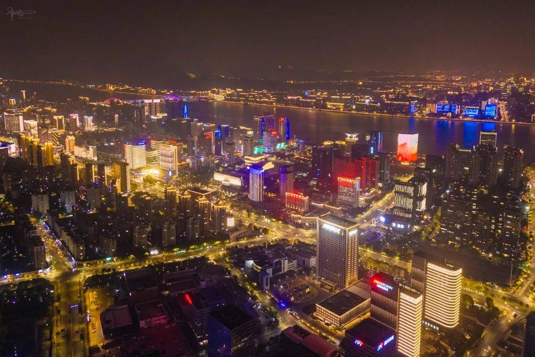 2025年杭州春节住在钱塘江畔的市民最满意因为这里看灯方便(图7)