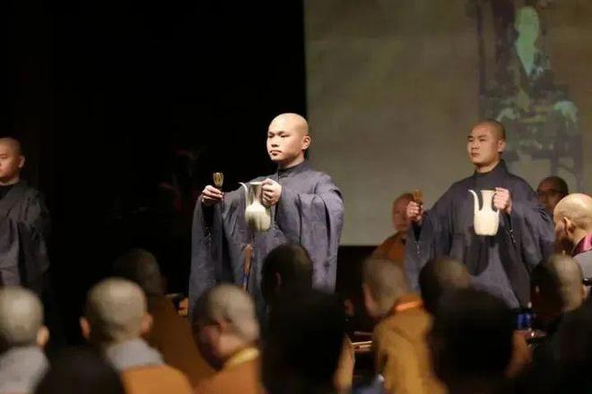 25米长的亚盈体育平台蛇灯你见过吗？去杭州这条老街瞧一瞧首个“非遗版春节”登场(图4)