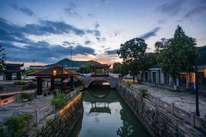 25米长的蛇灯你见过吗？首个“非遗版春节”去大杭州这条老街瞧一瞧亚盈体育官网(图2)