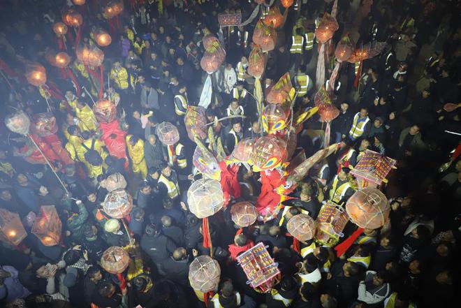 贵州万山：鼟锣响舞龙欢 传统民俗闹新春(图1)