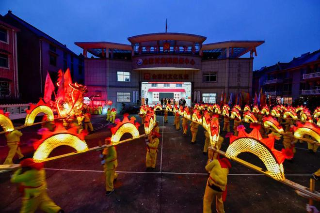 亚盈体育平台500年传统再现桐庐这个村年味拉满(图2)