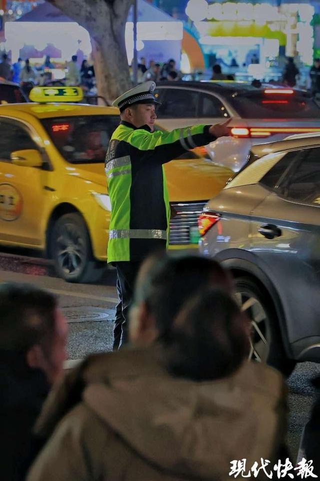 元宵灯夜可能降雨南京交管部门提醒绿色出行找准“出入口”(图2)