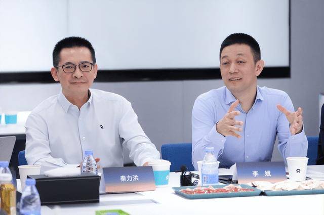 蔚来CEO李斌回应萤火虫外观争议：本来是给欧洲量身定做的车三重奏灯太独特但总比没人知亚盈体育登录道好(图1)