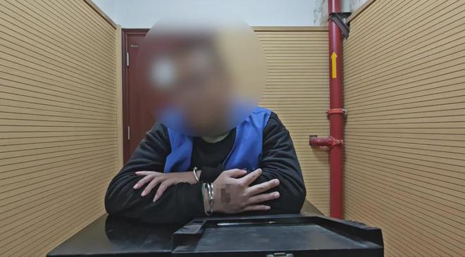 男子2元灯牌骗到百万粉丝女主播80万(图7)