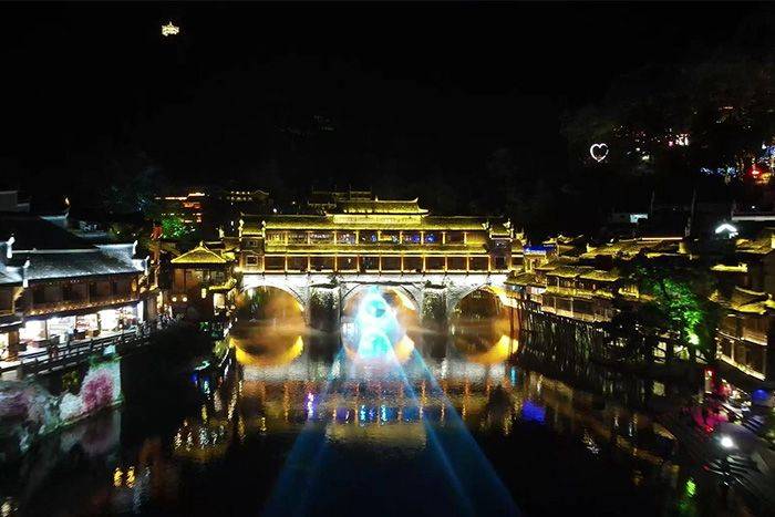 游客留不住？景区亮化设计3招让游客“白天玩不够晚上不想走”(图2)