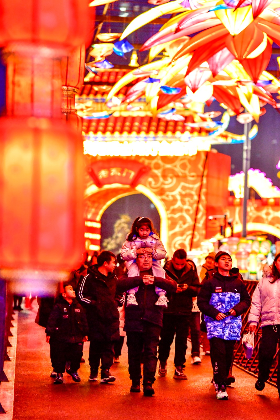 灯为笔文作墨观山湖灯会庙市绘就贵州年味的美好画卷(图3)