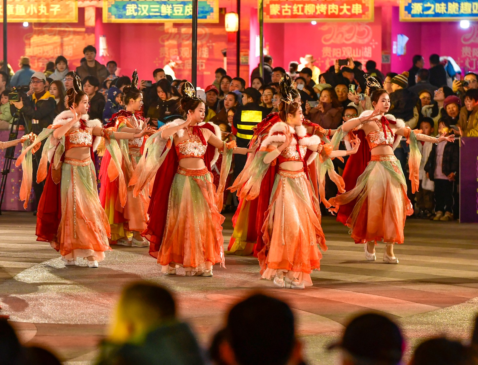灯为笔文作墨观山湖灯会庙市绘就贵州年味的美好画卷(图7)