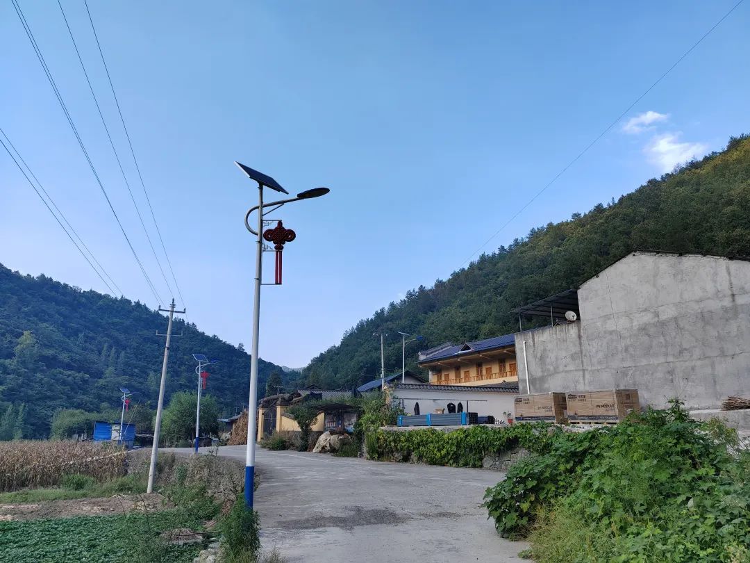十堰郧西：“智慧路灯”点亮乡村新生活(图2)
