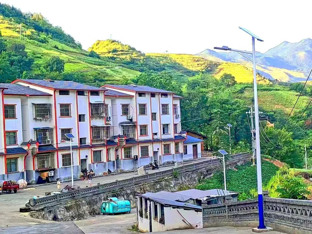 十堰郧西：“智慧路灯”点亮乡村新生活(图4)